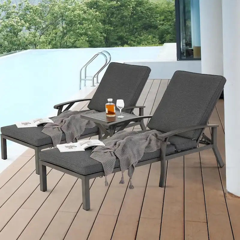 Chaises longues inclinables d'extérieur en aluminium de 3 pièces (ensemble de 2) avec table et coussins