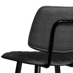 Lot de 2 tabourets de bar hauteur comptoir Skyla WyndenHall gris anthracite : Détails matelassés en losanges, cadre en contreplaqué, rembourrage en mousse