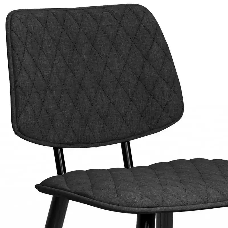 Lot de 2 tabourets de bar hauteur comptoir Skyla WyndenHall gris anthracite : Détails matelassés en losanges, cadre en contreplaqué, rembourrage en mousse