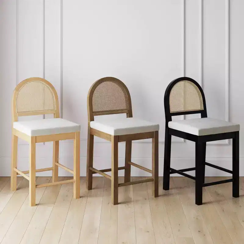 Nathan James Bailey Tabouret de bar à hauteur de comptoir avec dossier incurvé, bois noir, chêne, rotin, bouclette crème : Siège élégant de 61 cm, cadre en caoutchouc