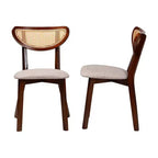 Baxton Studio Lot de 2 chaises de salle à manger Dannell en tissu et bois Gris/Noyer/Marron clair : Milieu de siècle, Détails en rotin, Coussin en mousse