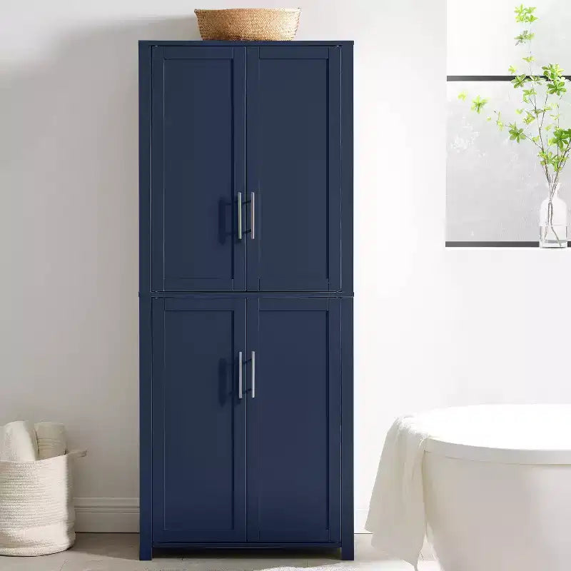 Crosley 67" Savannah Tall Kitchen Storage Pantry Navy : Design traditionnel de ferme, placage de bois, cadre en MDF, 3 étagères réglables
