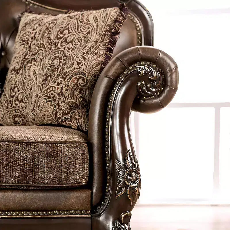 HOMES: Inside + Out Canapé Frazer 73 po traditionnel avec garniture cloutée marron