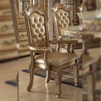 Fauteuil d'appoint Vendome 27" en cuir synthétique de couleur os/finition patine or - Acme Furniture : Fauteuil de luxe capitonné avec accoudoirs, bordure cloutée