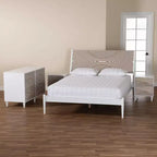 Ensemble de chambre Louetta Baxton Studio, grand lit, 4 pièces, sculpté, contrastant, blanc/brun naturel