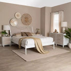 Ensemble de chambre Louetta Baxton Studio, grand lit, 4 pièces, sculpté, contrastant, blanc/brun naturel