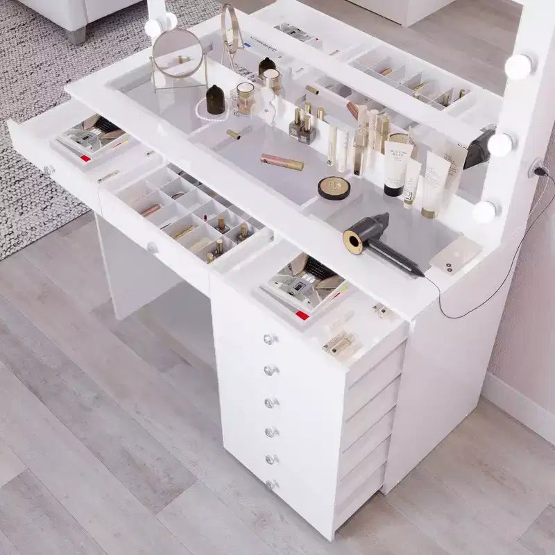 Coiffeuse Blanche Johanna avec Boules de Cristal Lumineuses - Boahaus : Miroir Hollywood, 8 Tiroirs, Port USB