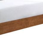 HOMES: Inside + Out Ensemble de chambre à coucher 3 pièces Queen Riverstone Mid-Century Modern avec 2 tables de nuit Noyer