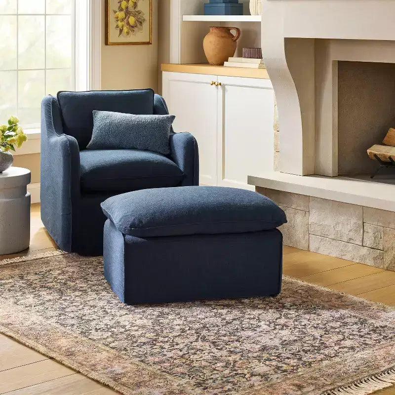 Pouf rembourré déhoussable bleu - Threshold™ conçu avec Studio McGee