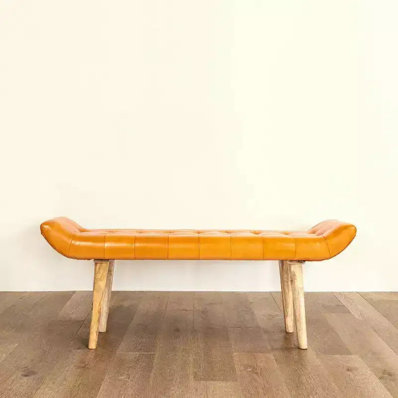 Banc en cuir de chèvre Storied Home, couleur tabac : cadre en bois de manguier, ottoman rectangulaire rembourré, assemblage par un adulte.