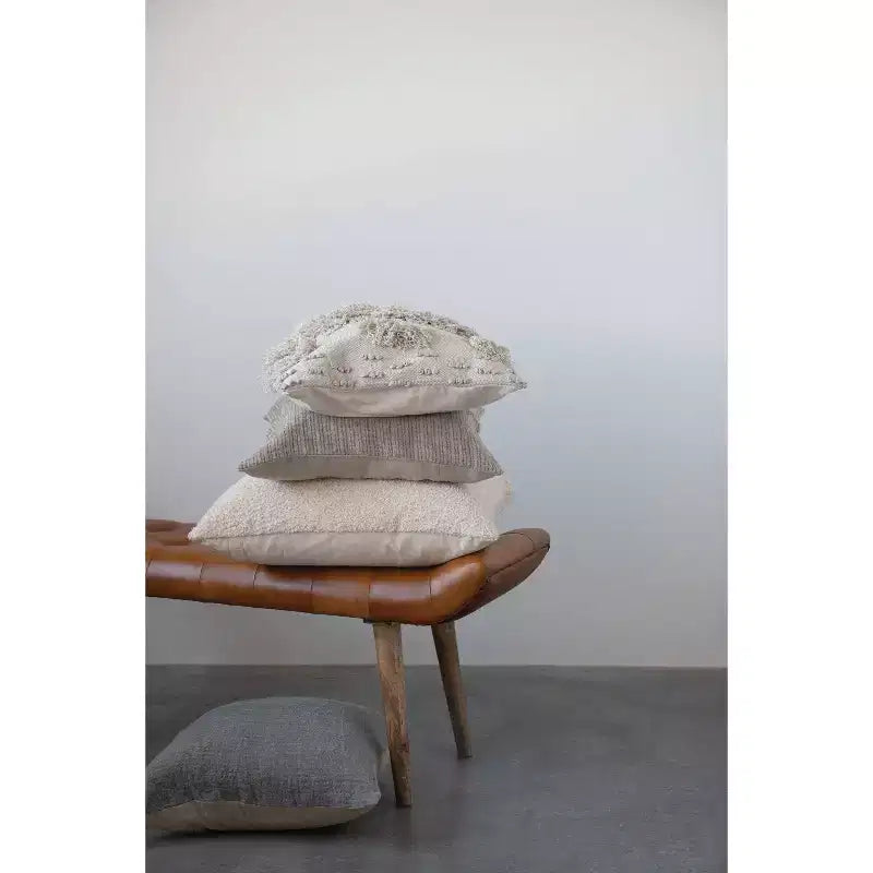 Banc en cuir de chèvre Storied Home, couleur tabac : cadre en bois de manguier, ottoman rectangulaire rembourré, assemblage par un adulte.