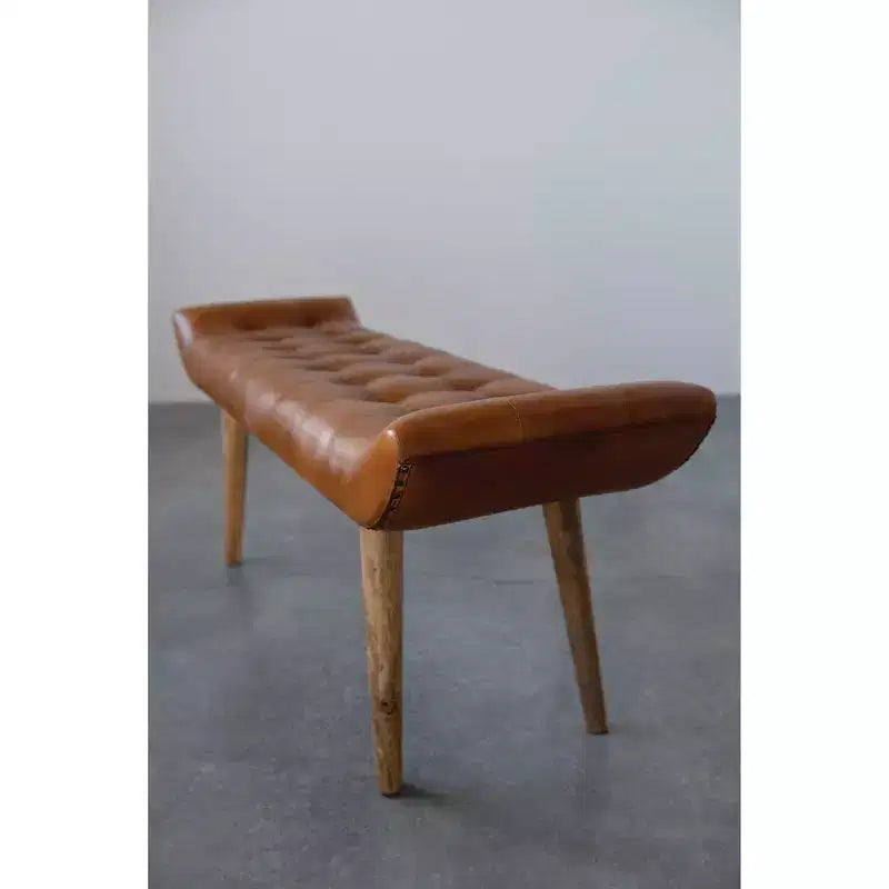 Banc en cuir de chèvre Storied Home, couleur tabac : cadre en bois de manguier, ottoman rectangulaire rembourré, assemblage par un adulte.