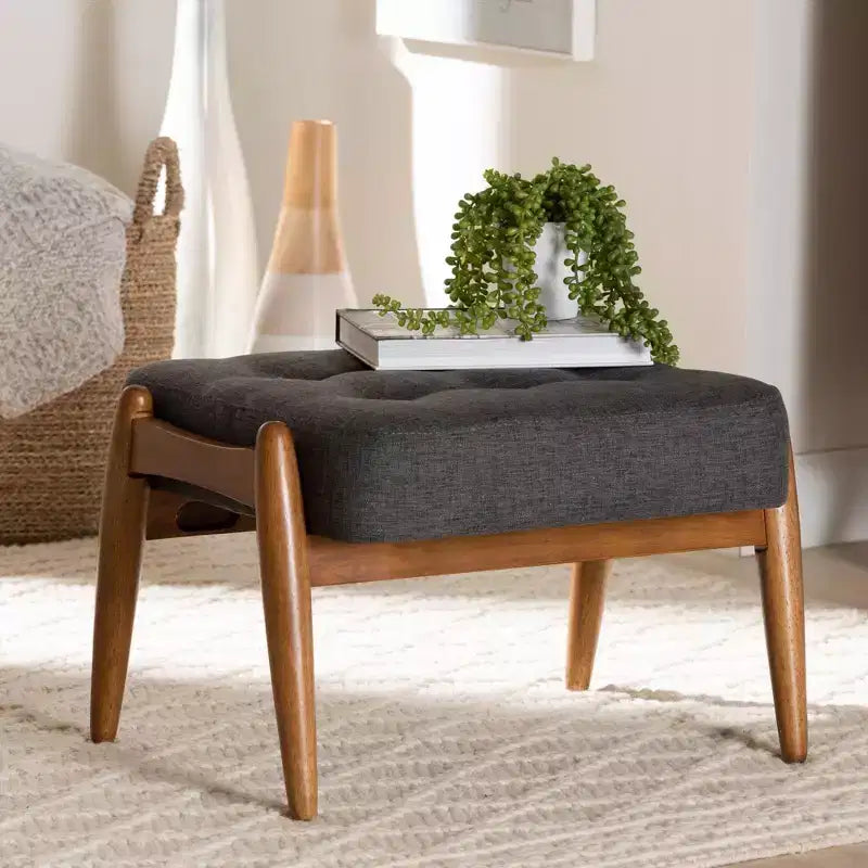 Pouffe de rangement en tissu et bois Jeanine gris foncé/noyer – Baxton Studio : inspiration Japandi, cadre en bois d'hévéa, capitonné