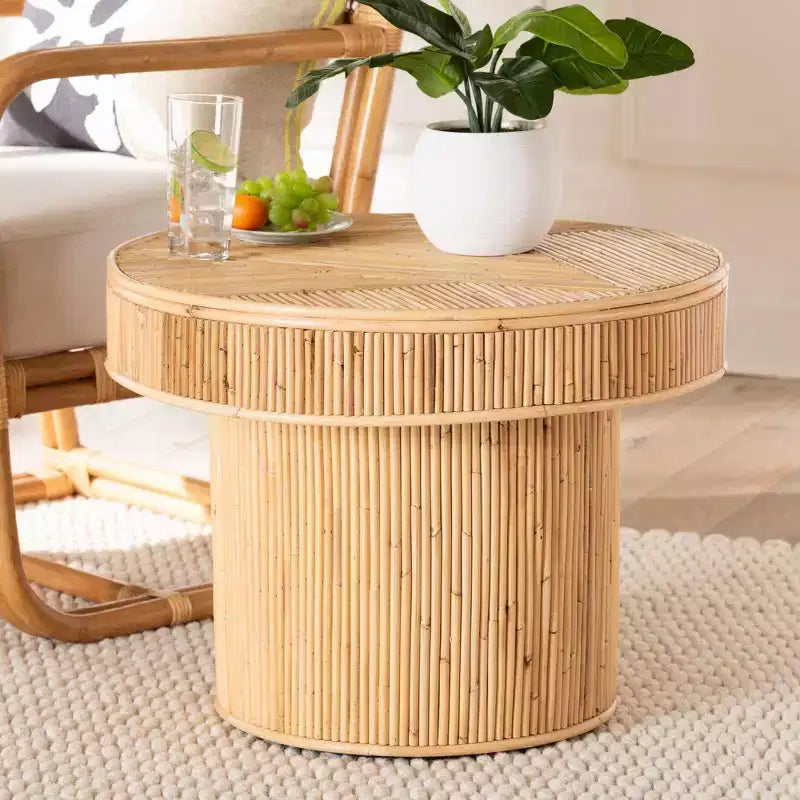 bali & pari Table d'appoint Iryna en rotin naturel miel clair : 17,7" de haut, aucun assemblage, cadre rond en contreplaqué