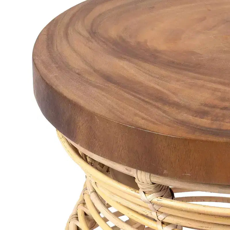 Table d'appoint Orinda avec plateau en bois, 22,44 po, Est sur Main, Beige : Aucun assemblage requis, Bois de manguier, Cadre en rotin
