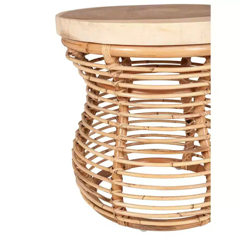 Table d'appoint Orinda avec plateau en bois, 22,44 po, Est sur Main, Beige : Aucun assemblage requis, Bois de manguier, Cadre en rotin
