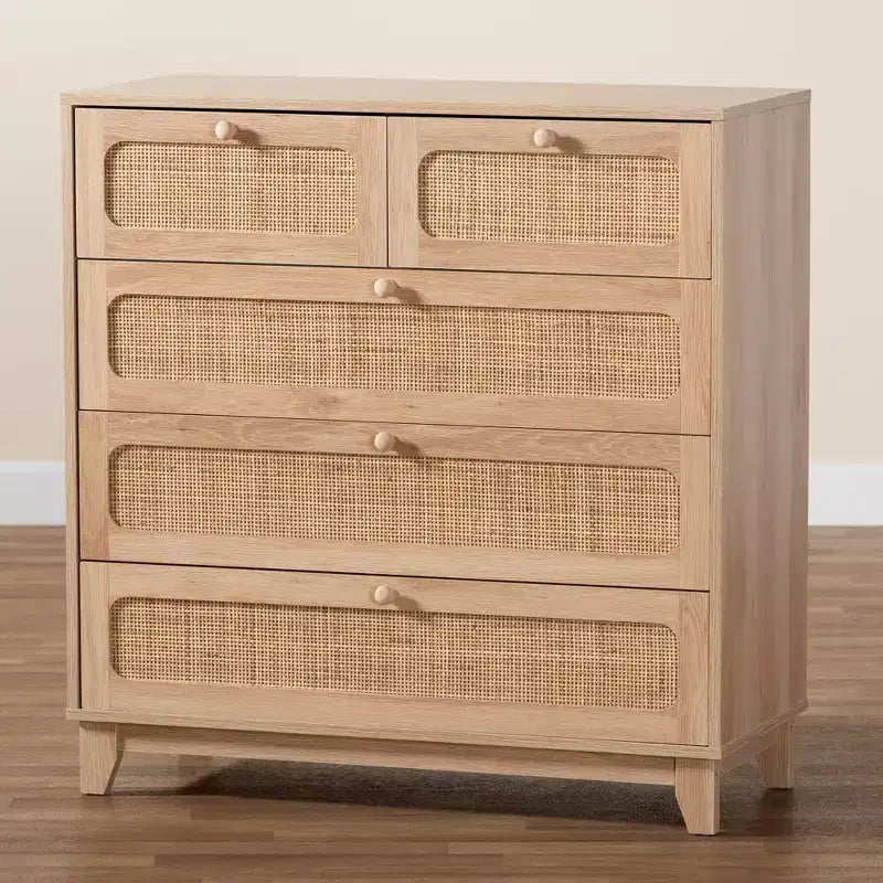 Commode de rangement Elsbeth en bois et rotin naturel à 5 tiroirs Chêne brun/brun naturel - Baxton Studio
