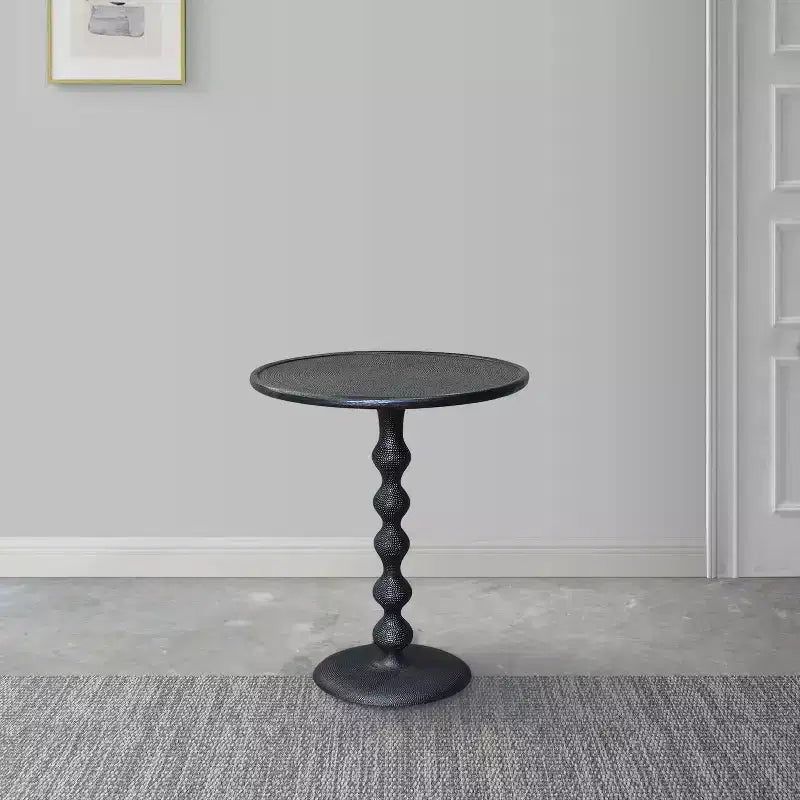 Table d'appoint Urban Port ronde 22 po en fonte d'aluminium texturée martelée, noire