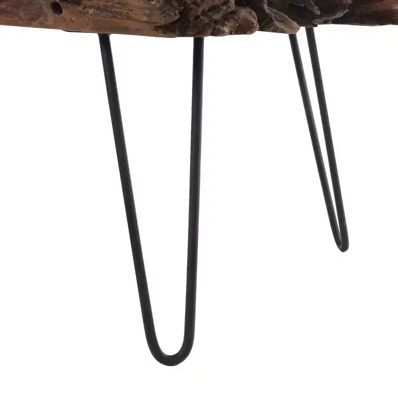 Table basse Olivia & May en bois de teck fait main avec bord naturel et pieds épingles en métal noir, marron