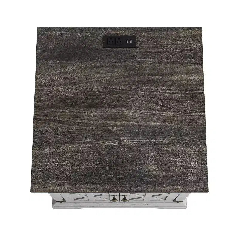 Table d'appoint 2 portes Festivo grise : style ferme, prises USB/CA intégrées, étagère réglable