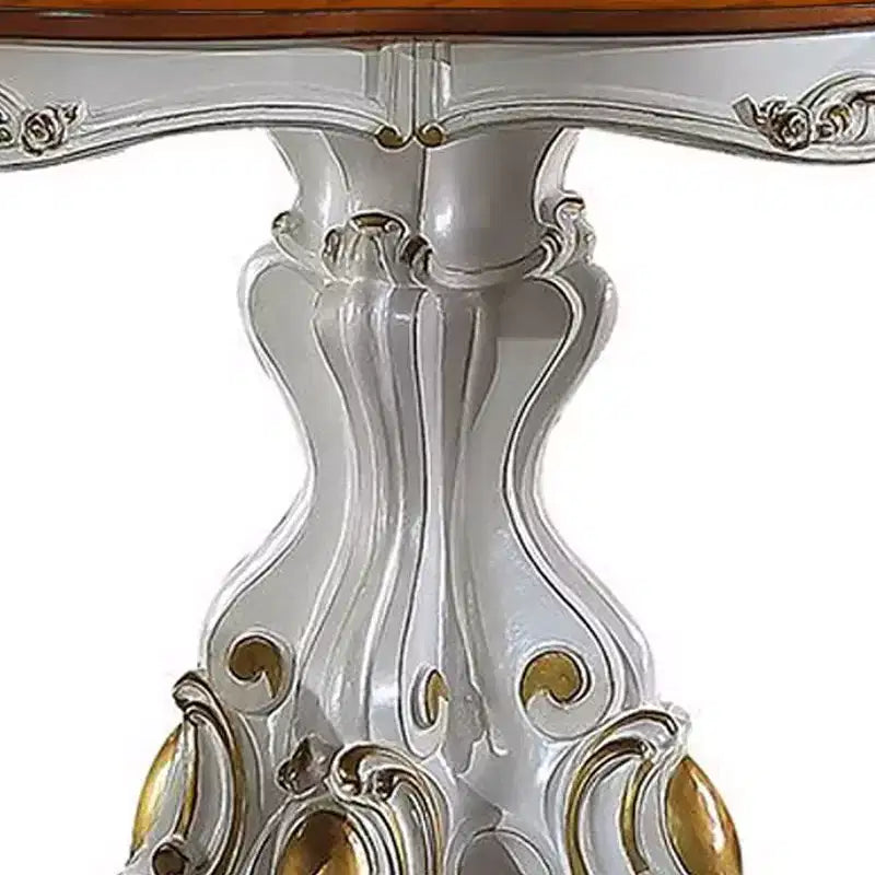 Table d'appoint Picardy 48" Perle Antique et Chêne Cerisier - Acme Furniture : Détails Sculptés, Forme Ronde