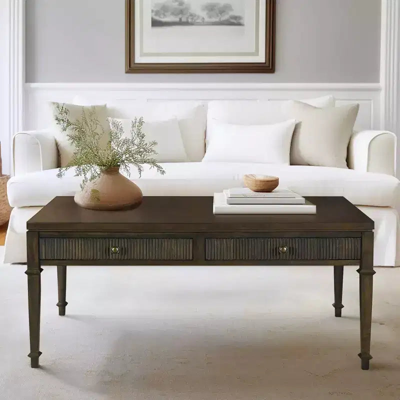Martha Stewart Kenna Table Basse 2 Tiroirs Cannelée Marron : Placage Bois Traditionnel, Rangement, Pieds Coniques, Quincaillerie en Laiton