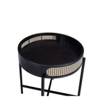 Table d'appoint Colson 22" finition noire - Acme Furniture : Détail en rotin, Cadre en métal, Dessus en bois, Aucun assemblage requis