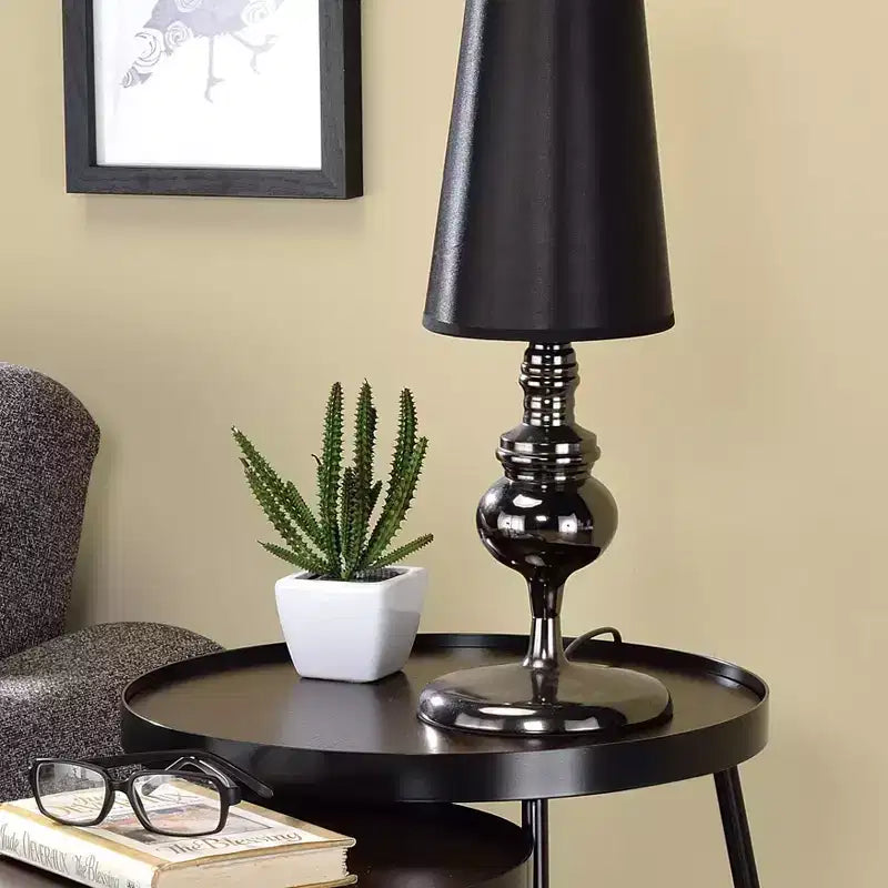Table gigogne Quinlane 24/7 Shop At Home avec porte-revues Noyer/Noir mat : Cadre en acier moderne, Plateau rond en MDF