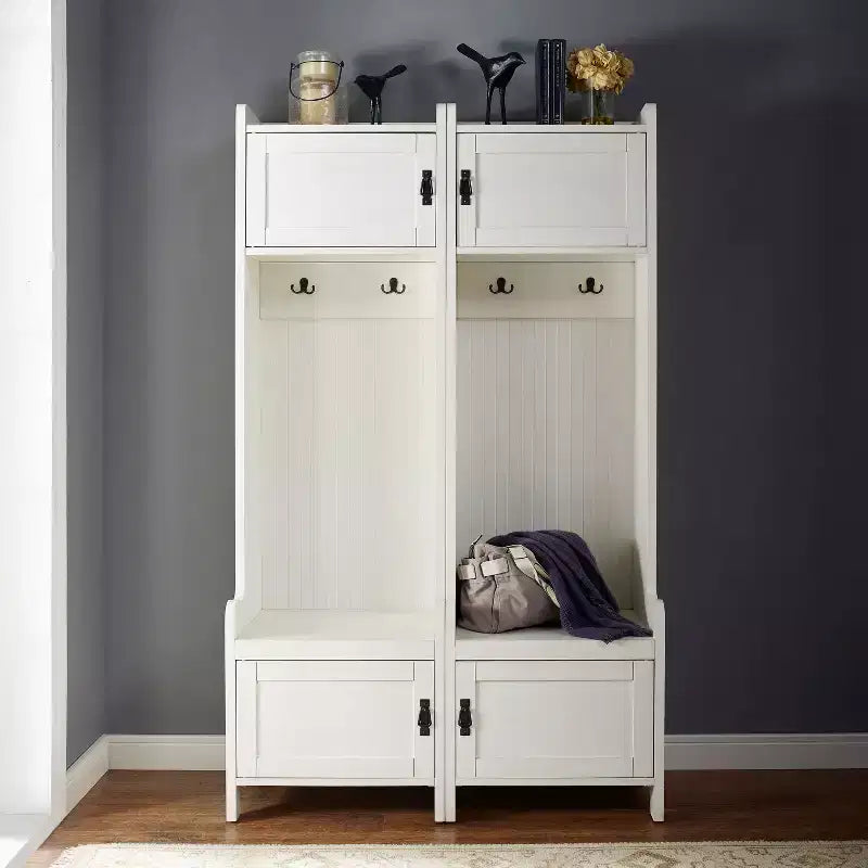 Crosley 2pc Fremont Entryway Kit Two Towers White: Organisateur d'entrée avec 4 patères, placage bois, quincaillerie métallique