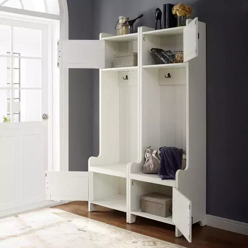 Crosley 2pc Fremont Entryway Kit Two Towers White: Organisateur d'entrée avec 4 patères, placage bois, quincaillerie métallique