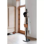 Porte-manteau sur pied Umbra Wood Pillar Noir/Noyer : 8 crochets, autoportant, montage facile, hauteur de 66 po
