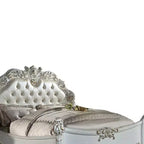 Lit King Size 94" Vendome en Cuir Synthétique et Finition Perle Antique - Acme Furniture : Détails Sculptés Luxueux