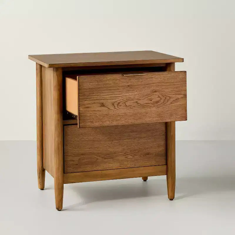 Table de chevet à 2 tiroirs en bois et rotin chêne vieilli - Hearth & Hand™ avec Magnolia