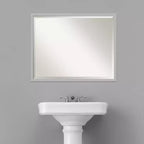 Miroir mural de salle de bain encadré Amanti Art Hera chrome brossé