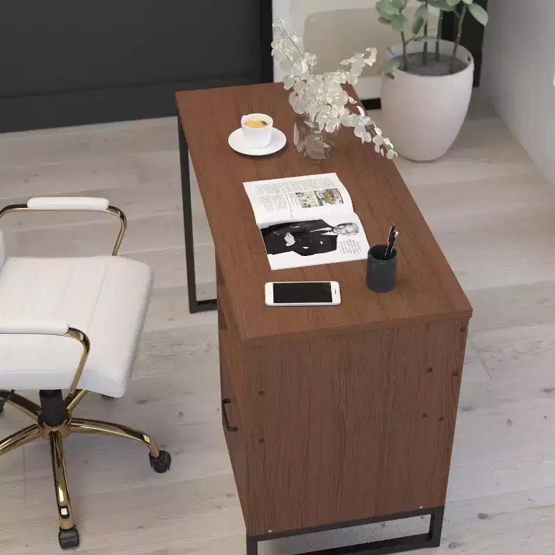 Bureau d'ordinateur rustique Merrick Lane avec étagères et tiroir de rangement, piétement métallique, base sur colonne, pour bureau à domicile