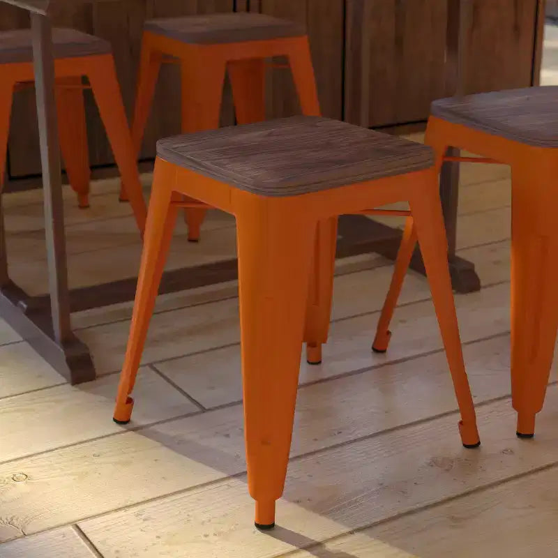 Flash Furniture Tabouret de bar sans dossier de 45,7 cm avec assise en bois, tabouret de salle à manger intérieur en métal empilable, de qualité commerciale – Lot de 4