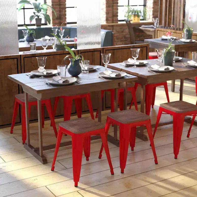 Flash Furniture Tabouret de bar sans dossier de 45,7 cm avec assise en bois, tabouret de salle à manger intérieur en métal empilable, de qualité commerciale – Lot de 4