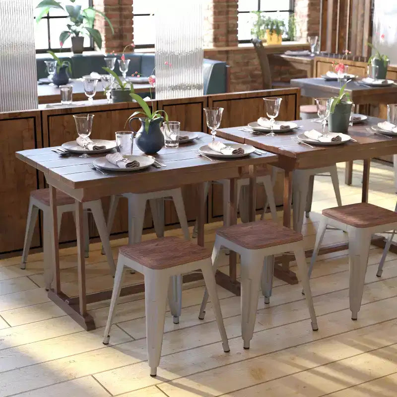 Flash Furniture Tabouret de bar sans dossier de 45,7 cm avec assise en bois, tabouret de salle à manger intérieur en métal empilable, de qualité commerciale – Lot de 4