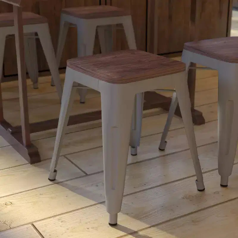 Flash Furniture Tabouret de bar sans dossier de 45,7 cm avec assise en bois, tabouret de salle à manger intérieur en métal empilable, de qualité commerciale – Lot de 4