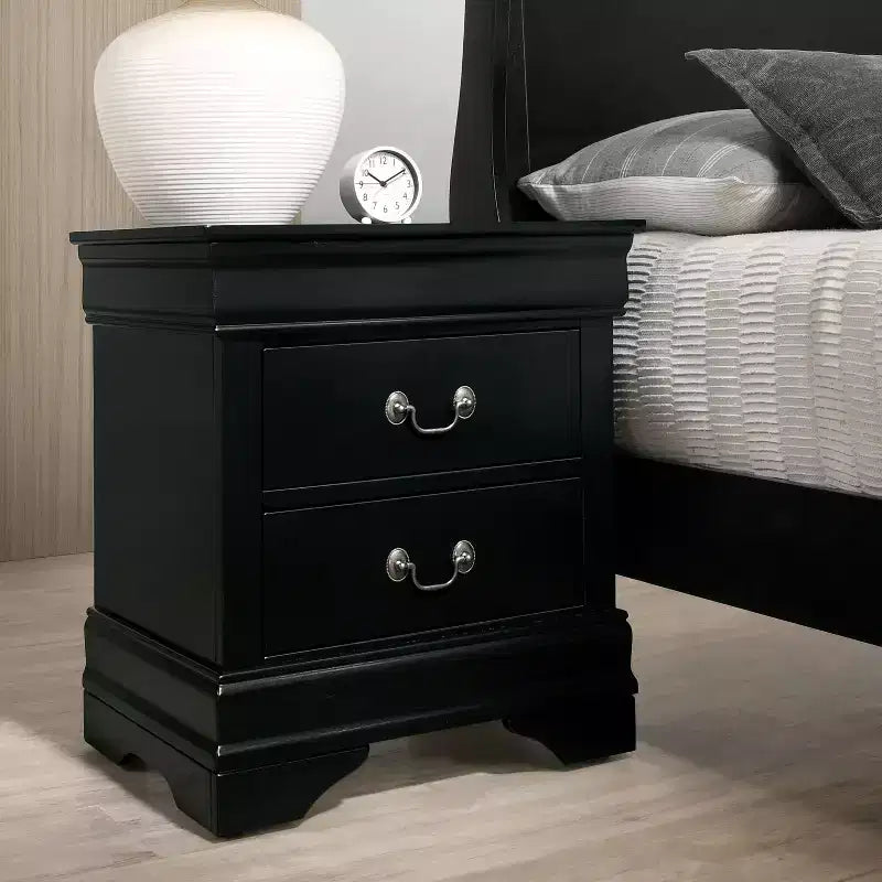 Ensemble de chambre 6 pièces lit traîneau argenté – HOMES: Inside + Out