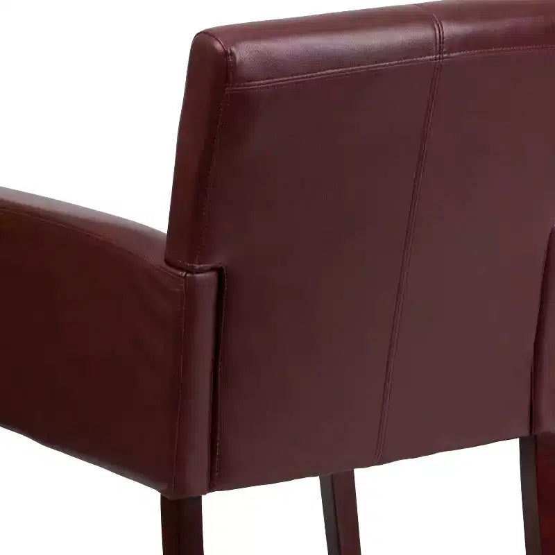 Fauteuil de réception de direction Emma et Oliver en cuir avec pieds en acajou