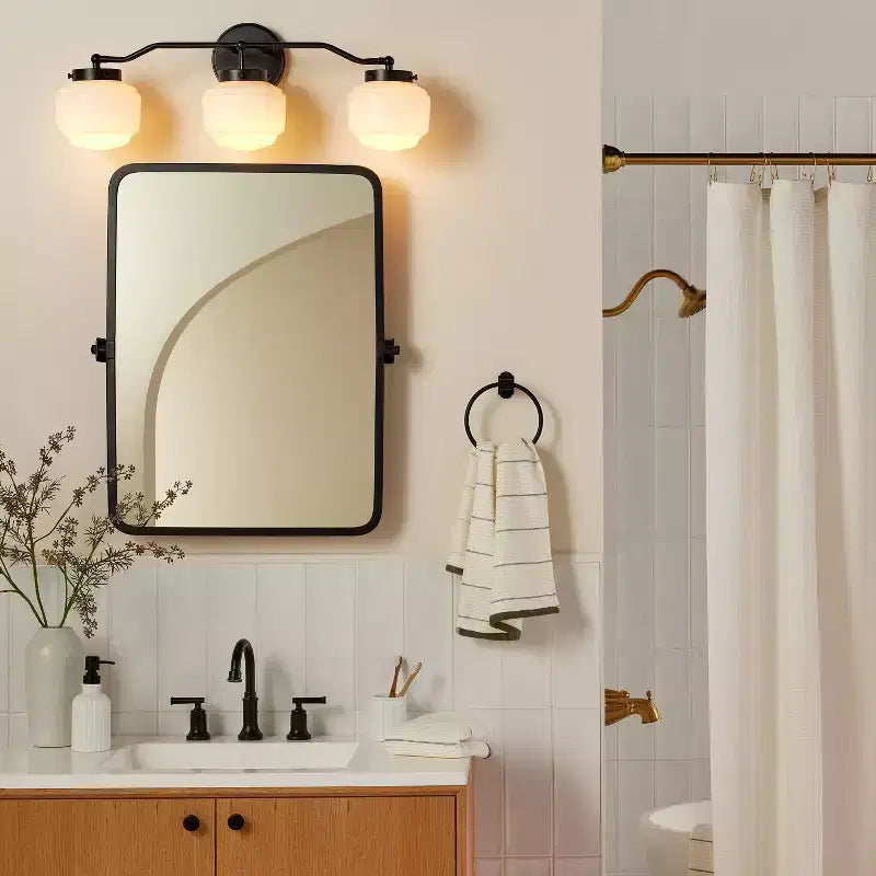 Miroir pivotant rectangulaire de salle de bain 22x30 - Hearth & Hand avec Magnolia