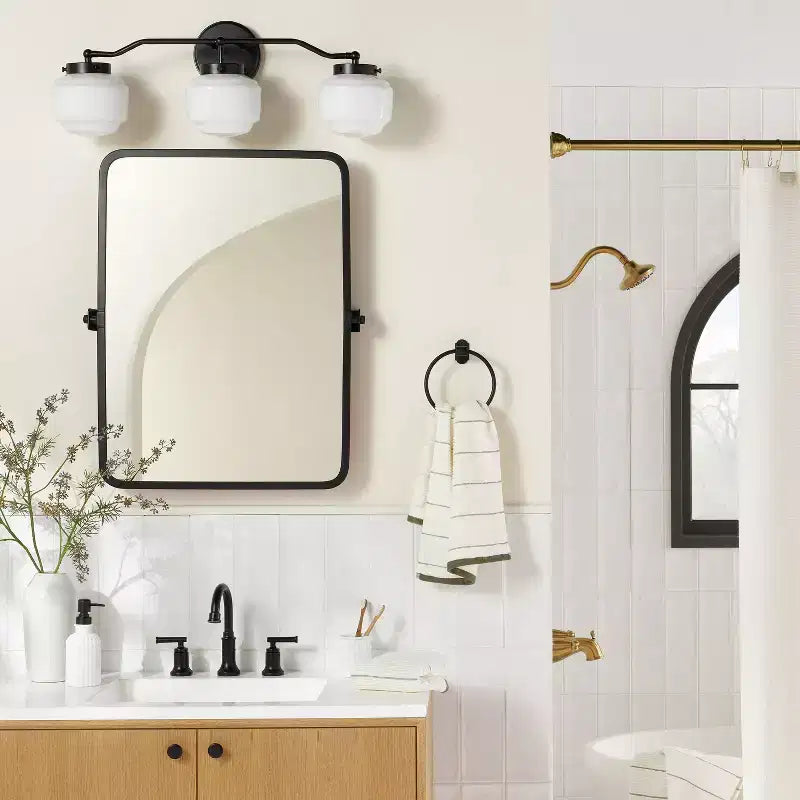 Miroir pivotant rectangulaire de salle de bain 22x30 - Hearth & Hand avec Magnolia