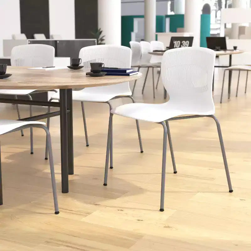 Chaise empilable ergonomique en polypropylène Emma and Oliver, capacité 350 kg, avec support lombaire et structure en acier