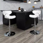 Lot de 2 tabourets de bar contemporains confortables Emma et Oliver avec dossier mi-haut en vinyle, réglables en hauteur avec piètement chromé