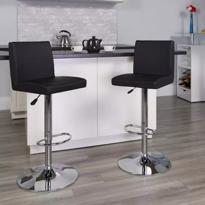 Lot de 2 tabourets de bar contemporains en vinyle à hauteur réglable Emma et Oliver avec dossier et base chromée