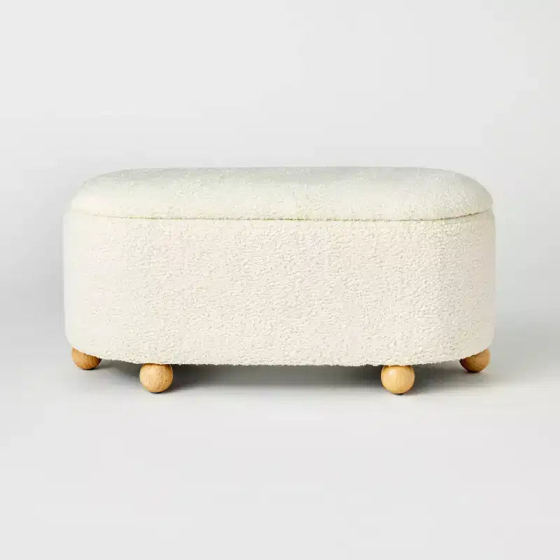 Banc de rangement en forme de pilule Havenstone - Threshold conçu avec Studio McGee