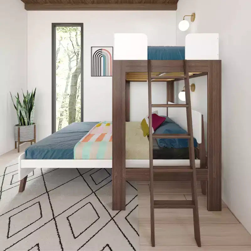 Lit superposé en L Max & Lily, style mi-siècle, deux places au-dessus d'un grand lit, en bois massif