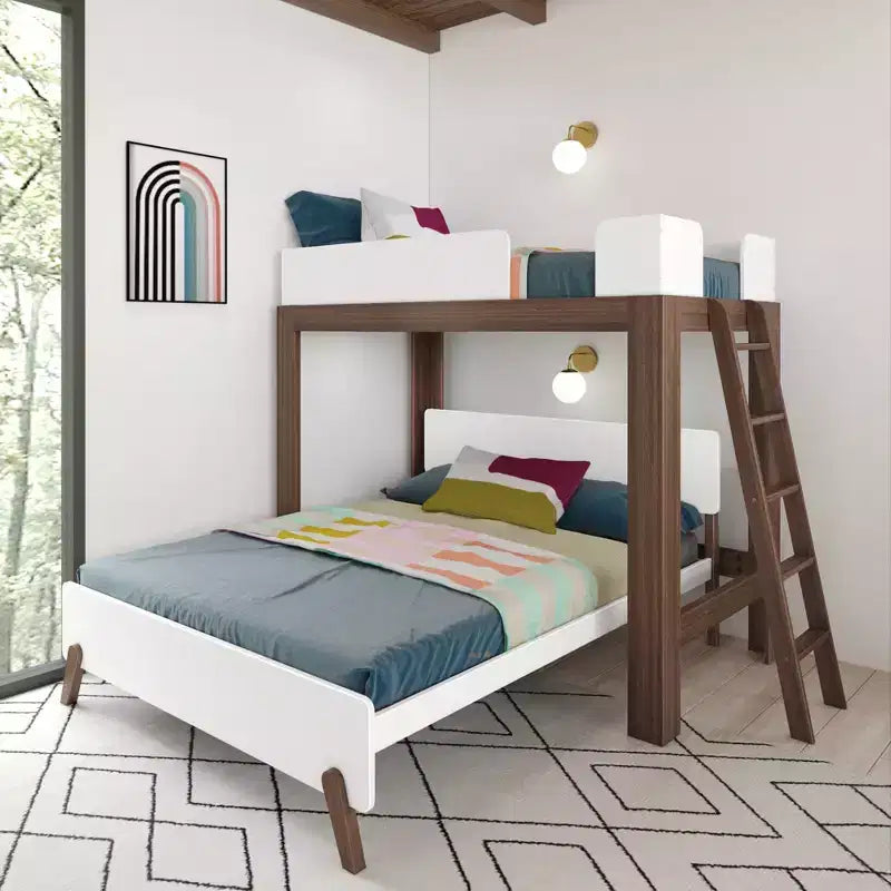 Lit superposé en L Max & Lily, style mi-siècle, deux places au-dessus d'un grand lit, en bois massif