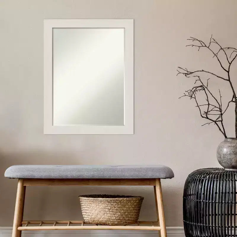 Miroir mural de salle de bain Amanti Art Rustic Plank White Narrow Petite Bevel 27,5 x 21,5 po